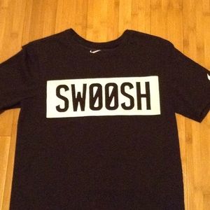Nike SWOOSH t-shirt